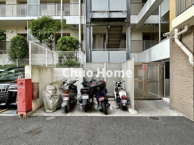 プラウド錦糸公園の駐車場|【バイク置場】最新の空き状況や費用などの詳細は担当スタッフまでお問い合わせください。