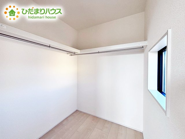 【収納】 | 小美玉市江戸1期　新築戸建 | 小物類から掃除機やシーズンオフの暖房器具といった大きいものまで1か所に収納できる、機能的な大容量クローゼット付き(^^♪光の影響を受けにくいので、物の保存に最適♪