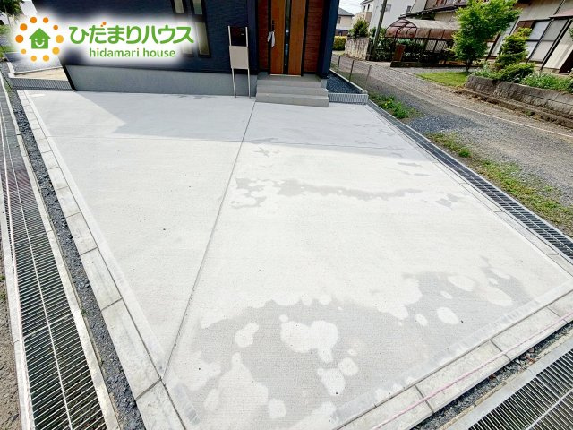 【駐車場】 | 小美玉市江戸1期　新築戸建 | マイホームなら駐車場代がかかりません。しかも、自宅の駐車場で洗車が出来ます！今までコイン洗車に行っていた手間も省けて、節約にも繋がります(^^♪