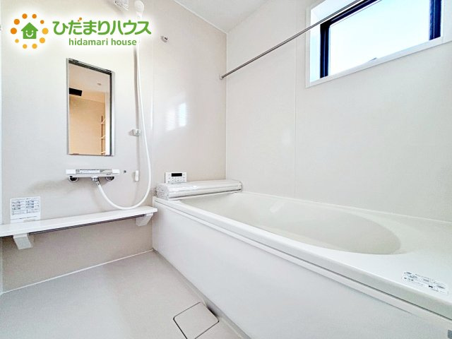 【浴室】 | 小美玉市江戸1期　新築戸建 | 広々１坪タイプの浴室！雨の日のお洗濯にも大活躍な浴室乾燥機付き