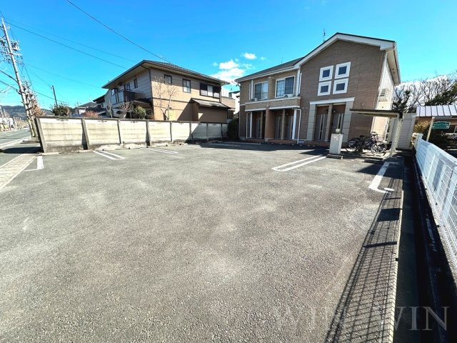 イーストハイム Ⅱの駐車場