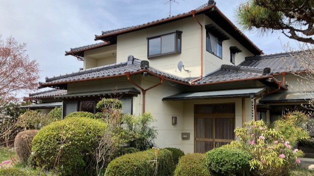 御代田  手入れされた植栽が美しい7LDKの中古戸建