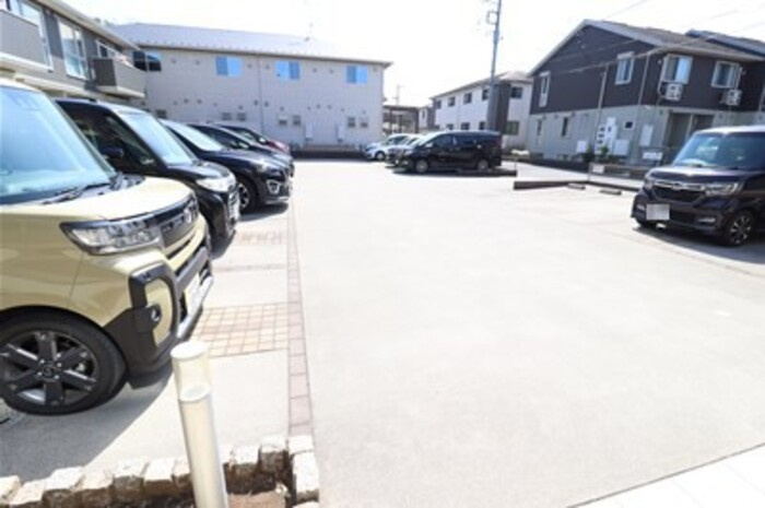 クリアシーズンズ　Ｃの駐車場