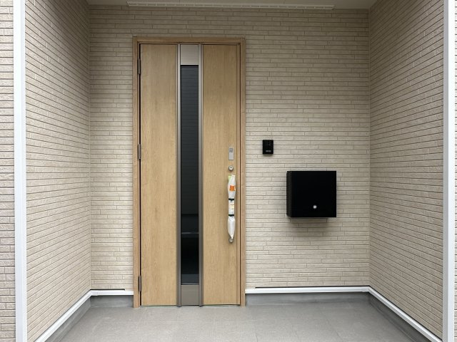 神戸市西区王塚台7丁目新築戸建３号棟の玄関
