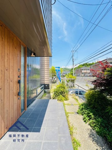 東区香椎駅東３丁目　戸建ての玄関