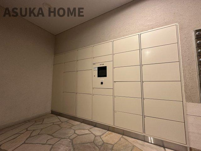 サンクタス横浜二俣川のその他共用部分|不在時にもあると大変便利な宅配ボックスを完備。