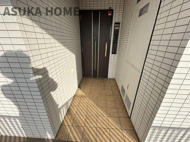 サンクタス横浜二俣川のその他|プライバシー性も確保される専用玄関ポーチ付きの住戸です。