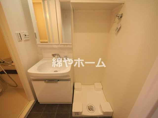 ソルテラスOSAKAJO　ESTの独立洗面台|独立洗面化粧台が付いています