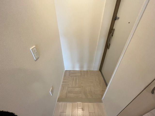 RKマンションの玄関