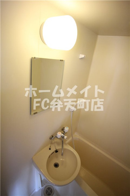 【洗面所】 | アヴァンス弁天町Ⅱ | コンパクトで使いやすい洗面所