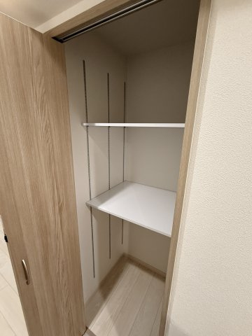 サニーコーポ東三国の収納|たっぷりとした収納スペースです