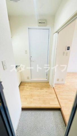 大阪市東淀川区東中島４丁目の賃貸マンションの玄関