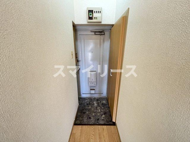 山口マンションの玄関