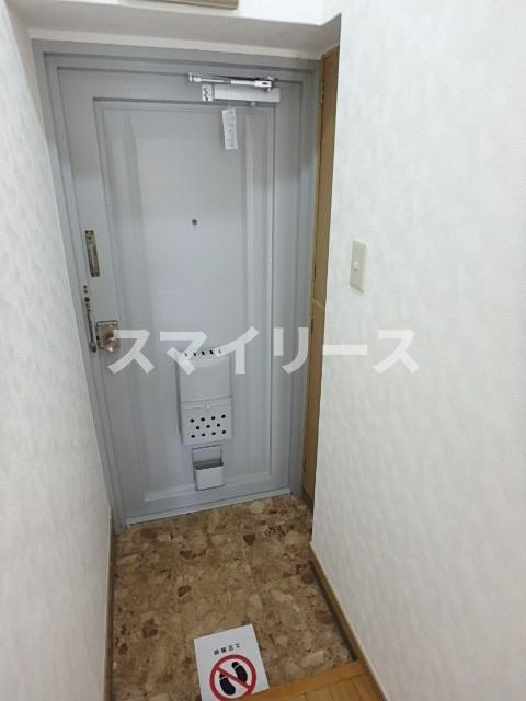 山口マンションの玄関