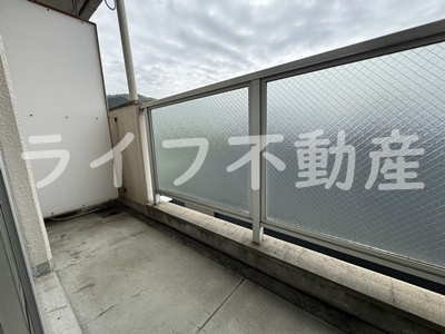 ジュネス石切のバルコニー|落ち着いた時間を過ごせるバルコニーです