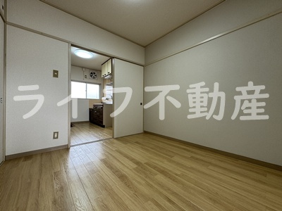 ジュネス石切の洋室|洋室です
