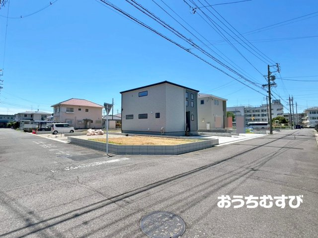 春日井市西高山町3丁目(全5棟)の前面道路含む現地写真