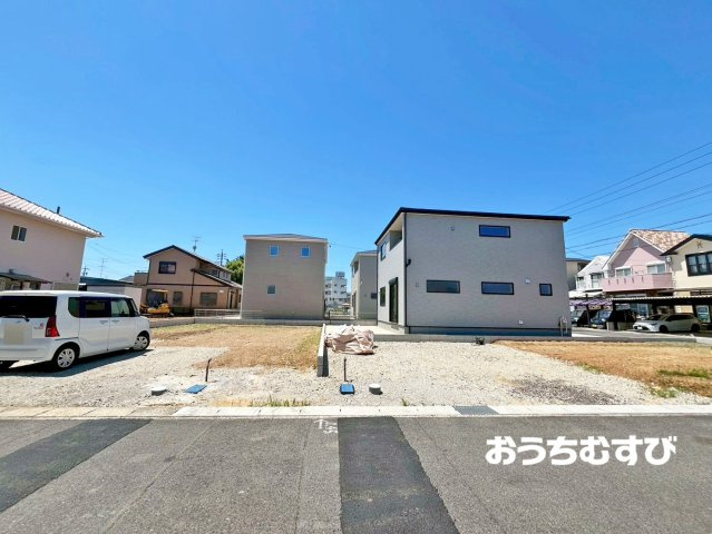 春日井市西高山町3丁目(全5棟)の前面道路含む現地写真