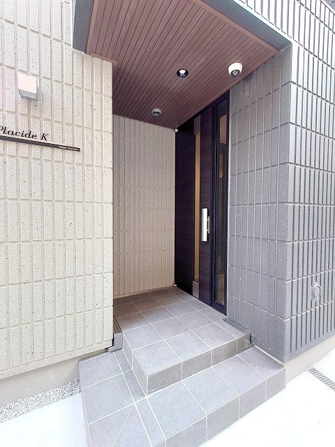 Placide Kのエントランス