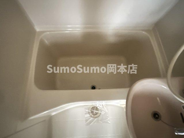 パープル本山の浴室|コンパクトで使いやすいお風呂です