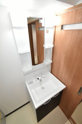 ルミエール難波の洗面所