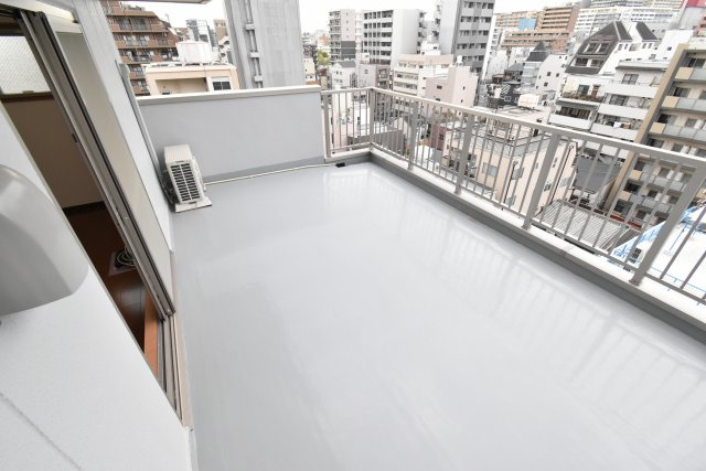 ルミエール難波のバルコニー