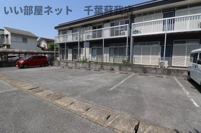 メゾンサクセスＢの駐車場|駐車場に車を止められます