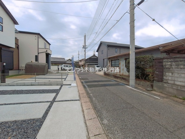 グラファーレ吉津4期の前面道路含む現地写真