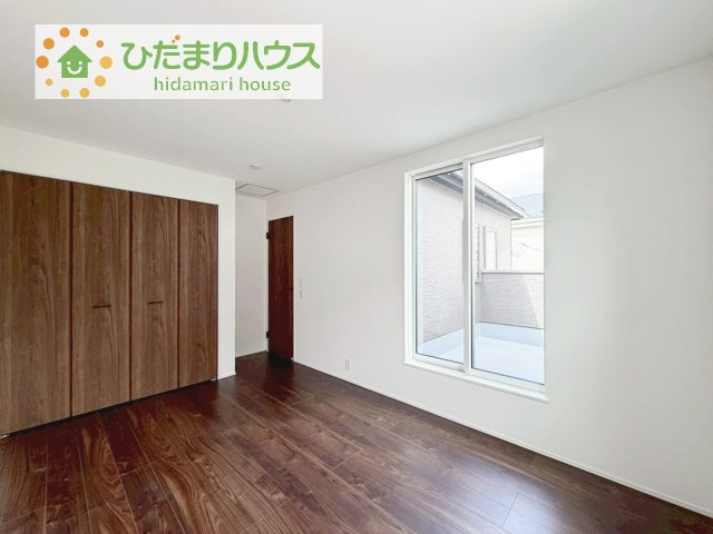 【寝室】 | 我孫子市台田1丁目25-1期　新築戸建　1号棟 | バルコニーに面している洋室は、主寝室にどうぞ(^^)/