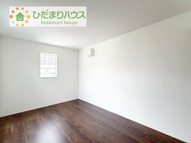 【寝室】 | 我孫子市台田1丁目25-1期　新築戸建　1号棟 | 広めの主寝室は、ベッドの他にもパソコンデスクやドレッサーなども置けちゃいます(*^-^*)