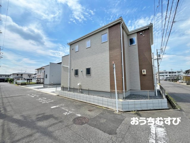 春日井市西高山町3丁目(全5棟)の前面道路含む現地写真