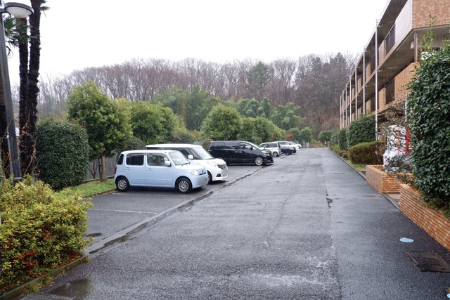 リーブァ城山の駐車場