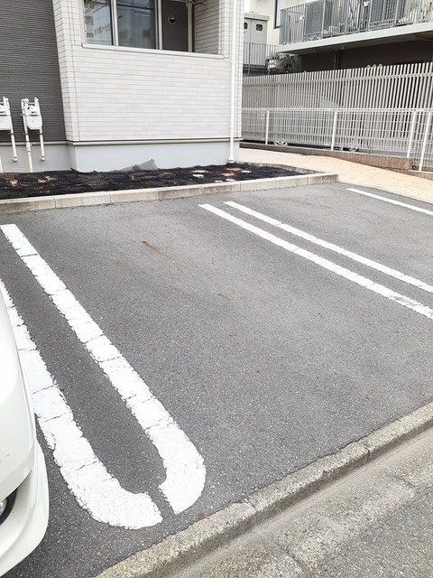 カルム笠寺の駐車場