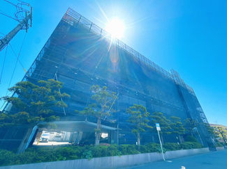 【外観】 | 24時間営業のスーパーやドラッグストア、銀行、区役所などの公共施設が身近に揃う、生活動線の優れた立地です。休日には、大型商業施設「ウエストコート姪浜」や「マリノアシティ福岡」も生活圏内。