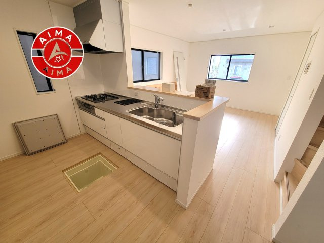 糟屋郡粕屋町阿恵第1-2棟（1号棟）の内観：施工例|忙しい朝でも家族揃って食事をしたいゆとりあるダイニングスペース。
