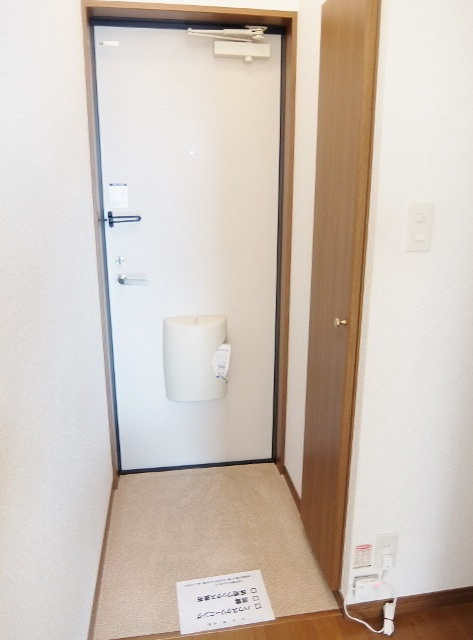アンプルール ブワ スーブニールの玄関