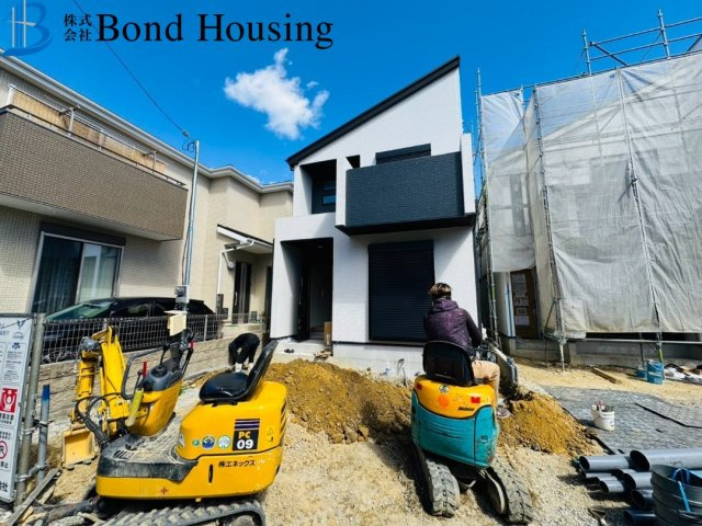 「長期優良住宅」「太陽光パネル搭載」上高丸全2棟1号棟の前面道路含む現地写真