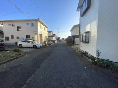 【前面道路含む現地写真】 | 真岡市西郷4LDK中古住宅