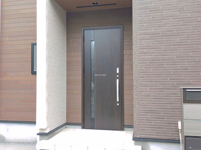 入間郡三芳町大字北永井の新築一戸建の玄関