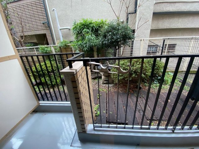 ホシノフラット目白台のバルコニー