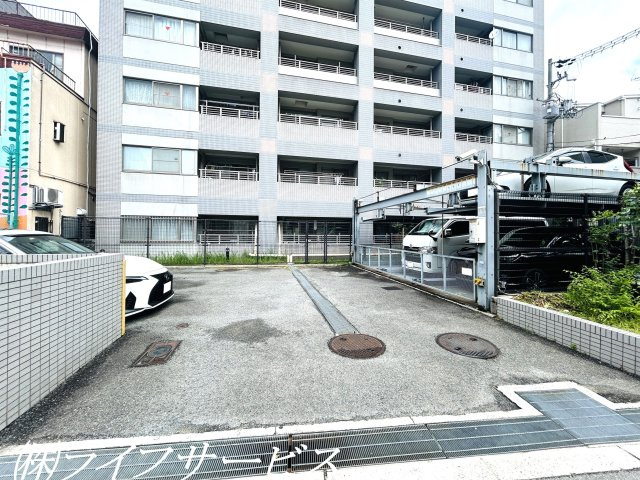 【駐車場】 | ユニ・アルス新大阪ウエスト | 駐車場