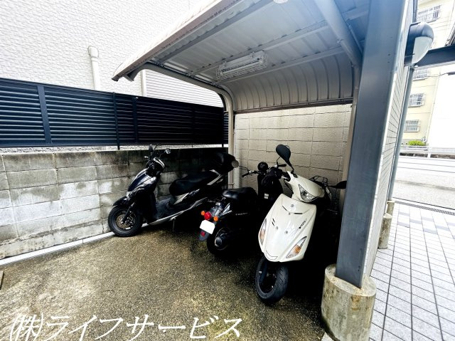 【その他共用部分】 | ユニ・アルス新大阪ウエスト | バイク置場