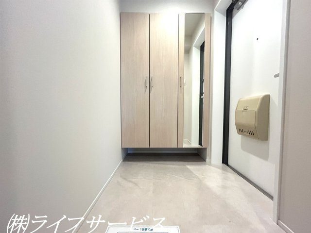 【玄関】 | ユニ・アルス新大阪ウエスト | 玄関／天井高のシューズボックス有