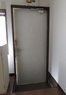 ビレッジ３０の玄関