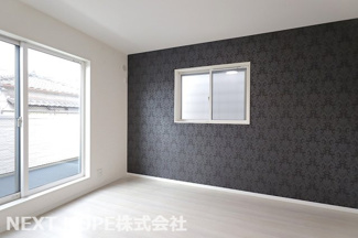 【洋室】 | 西淀川区野里２丁目中古戸建 | ３階洋室7.5帖です♪アクセントクロスもカッコいい居室です！１