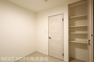 【洋室】 | 西淀川区野里２丁目中古戸建 | １階洋室4.5帖です♪収納スペースも確保されております！！