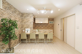 【居間・リビング】 | 西淀川区野里２丁目中古戸建 | ２階LDKは約14帖です♪素敵な室内をぜひ現地でご確認ください！！