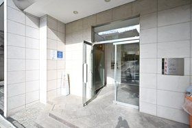 パレステュディオ渋谷本町のエントランス|エントランス