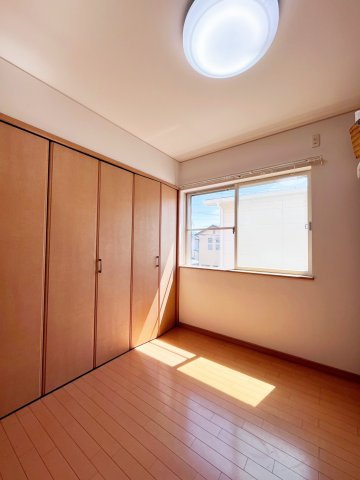 和歌山市栄谷　中古戸建の洋室