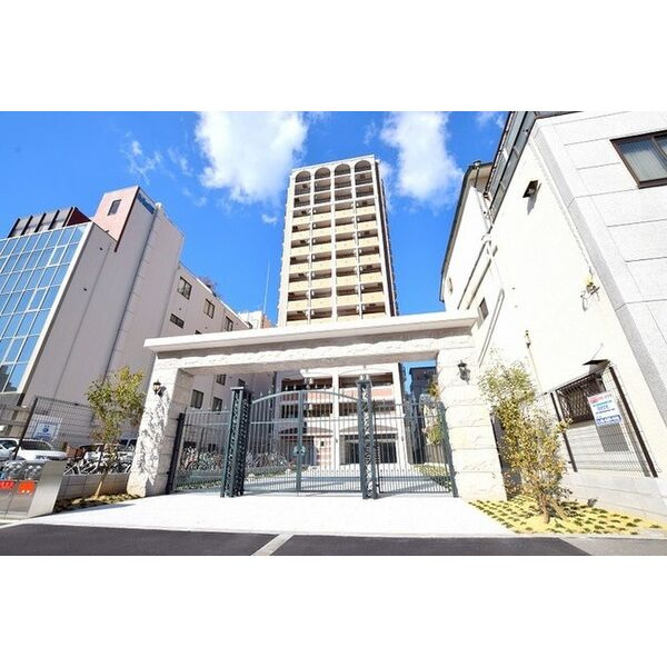 Luxe新大阪4の外観